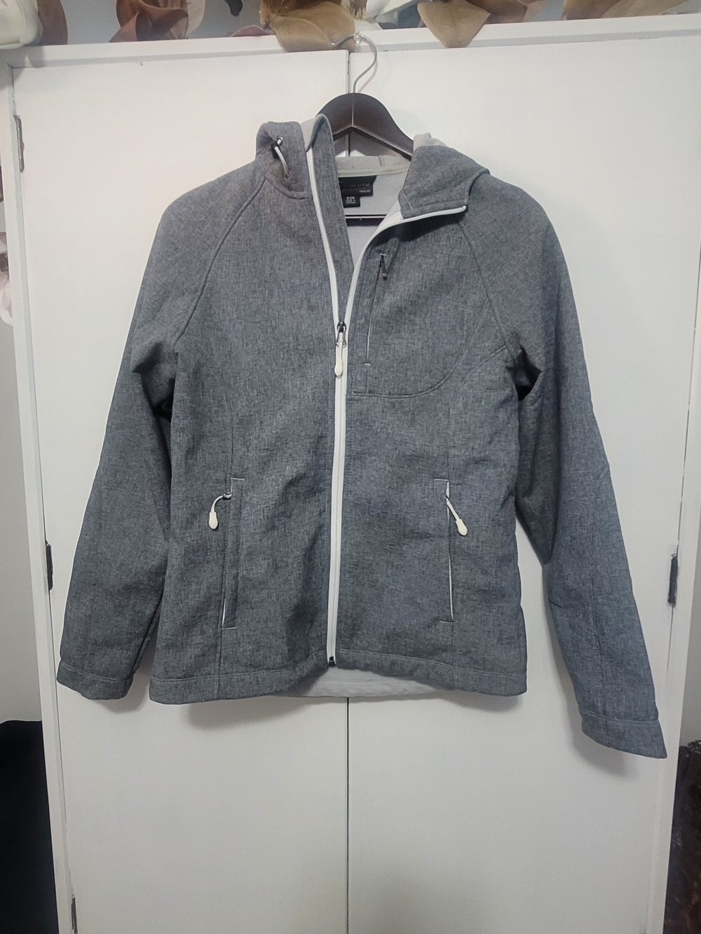 Kirklands Heather Gray Hooded Softshell Jacket with White Zipper